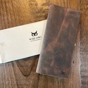Men’s brown leather wallet